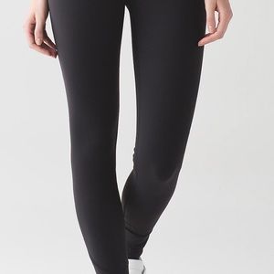 Black Lululemon leggings